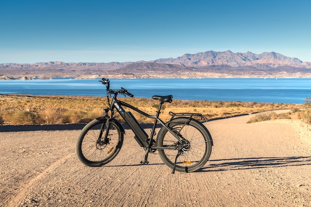 Duurzaam op avontuur: Hoe elektrisch fietsen voordelig is voor de natuur en jezelf